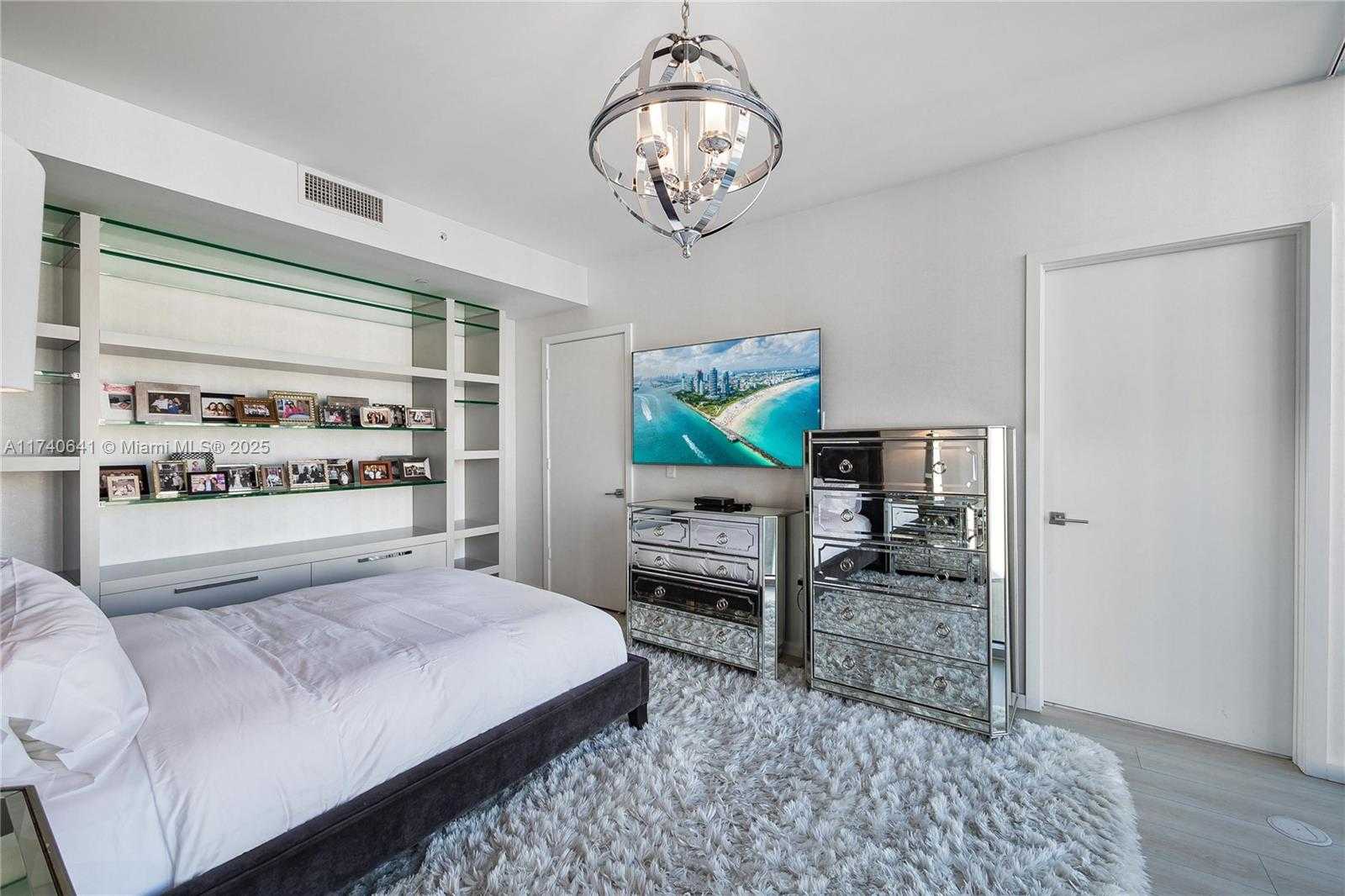 Small Image of 1 COLLINS AVE #304, Miami Beach Number 19