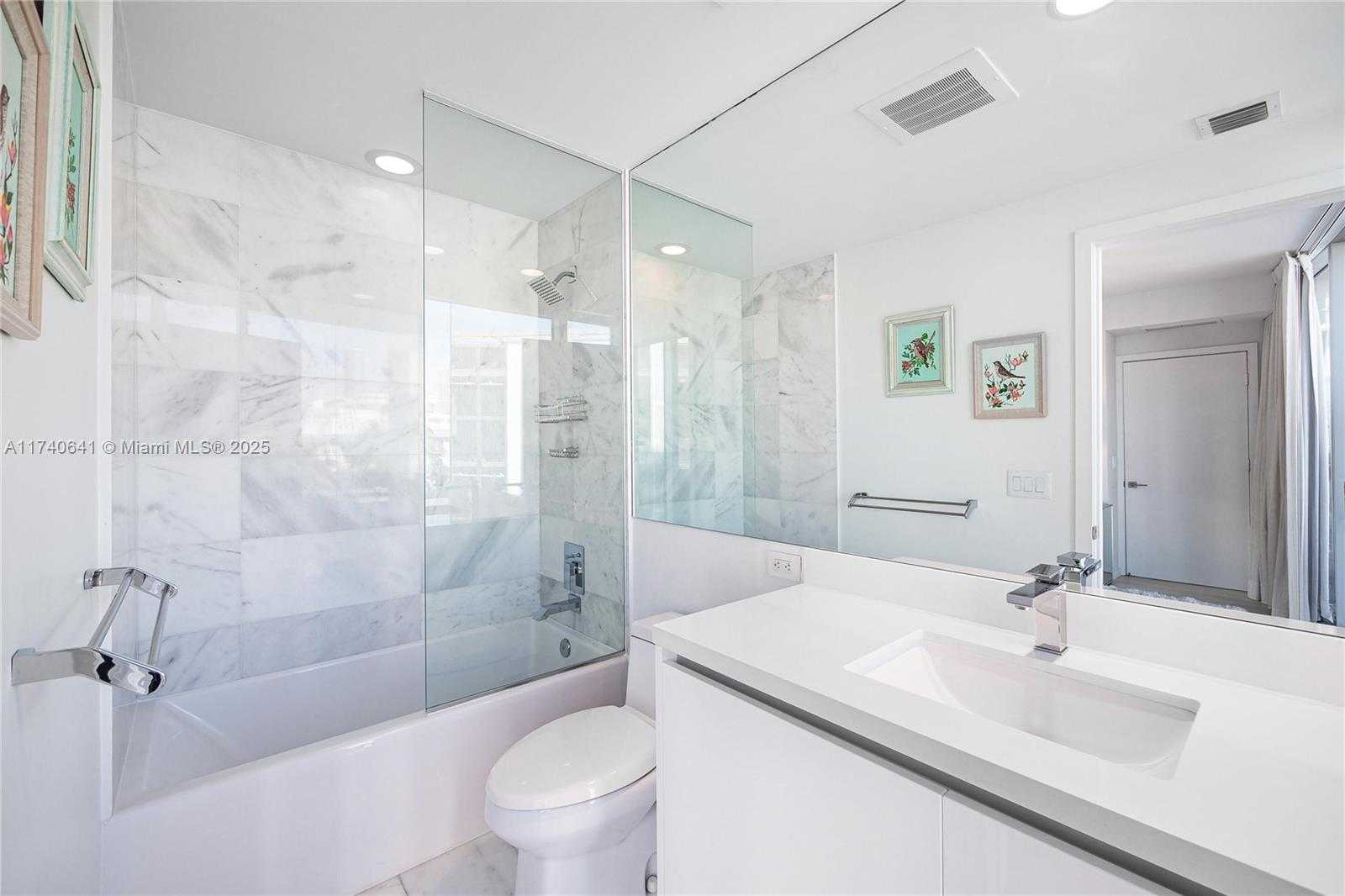 Small Image of 1 COLLINS AVE #304, Miami Beach Number 21