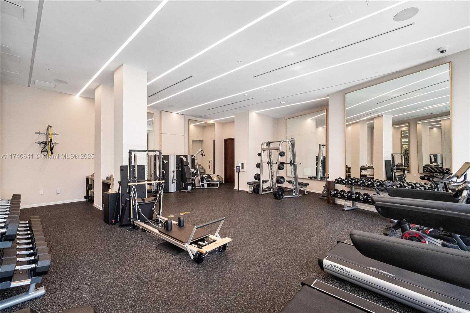 Small Image of 1 COLLINS AVE #304, Miami Beach Number 26