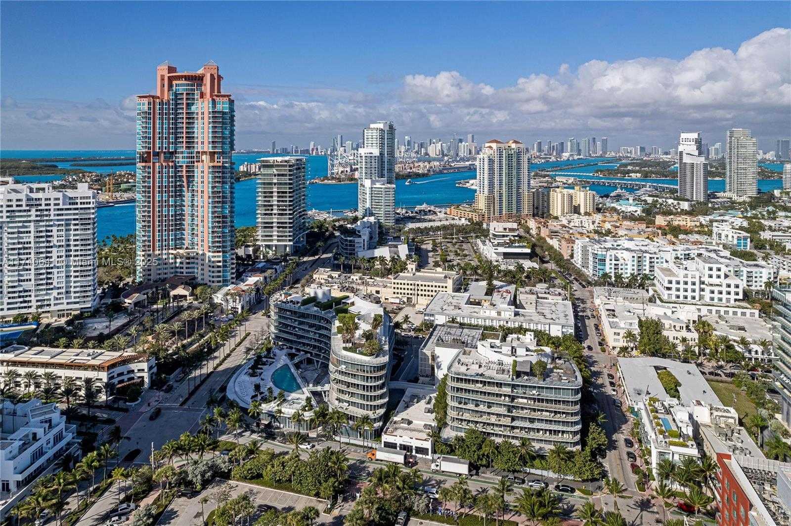 Small Image of 1 COLLINS AVE #304, Miami Beach Number 38