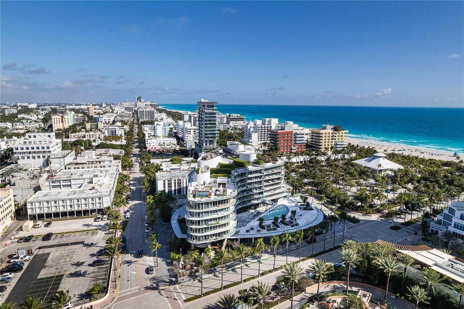 Small Image of 1 COLLINS AVE #304, Miami Beach Number 39