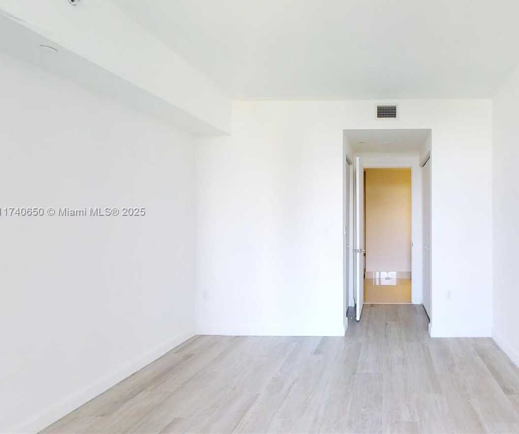 Small Image of 45 SOUTH WEST 9TH ST #2009, Miami Number 12