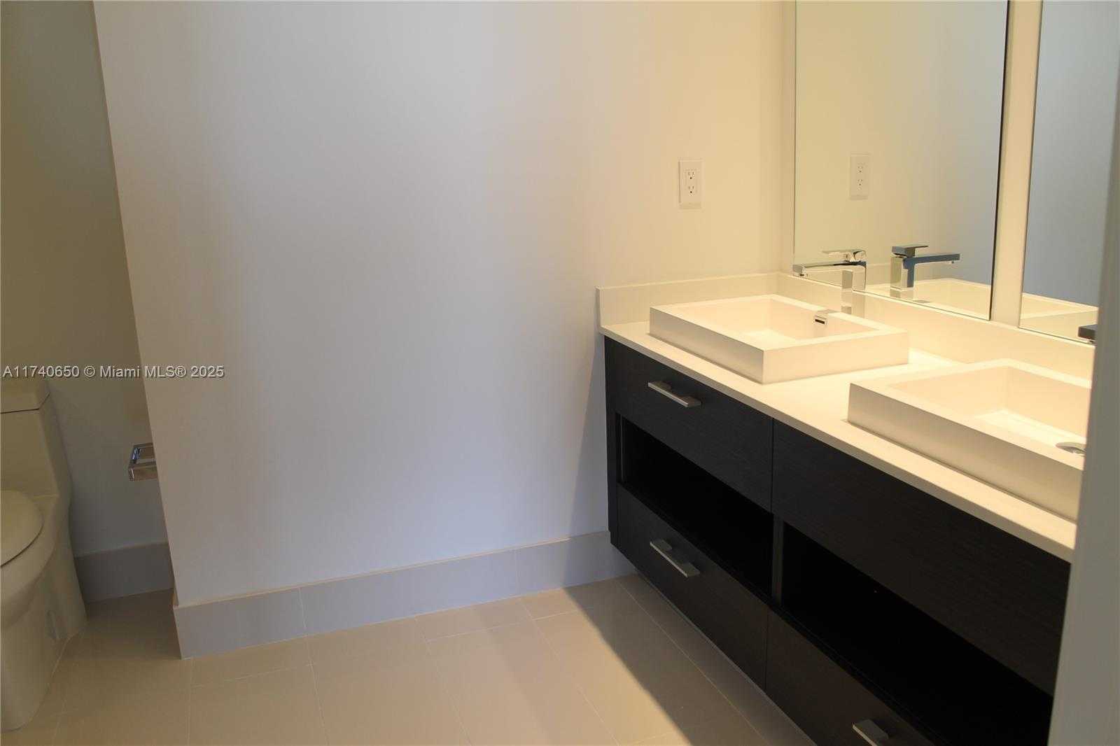 Small Image of 45 SOUTH WEST 9TH ST #2009, Miami Number 17