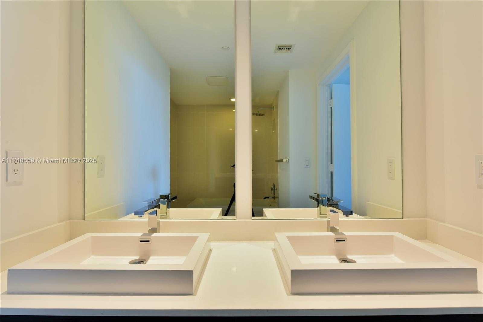 Small Image of 45 SOUTH WEST 9TH ST #2009, Miami Number 19