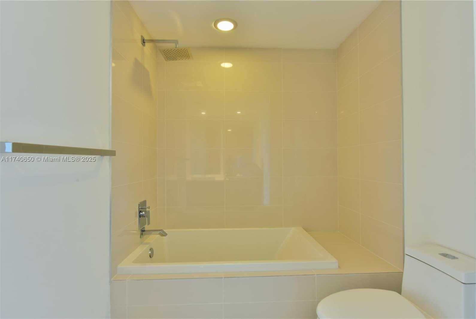 Small Image of 45 SOUTH WEST 9TH ST #2009, Miami Number 20