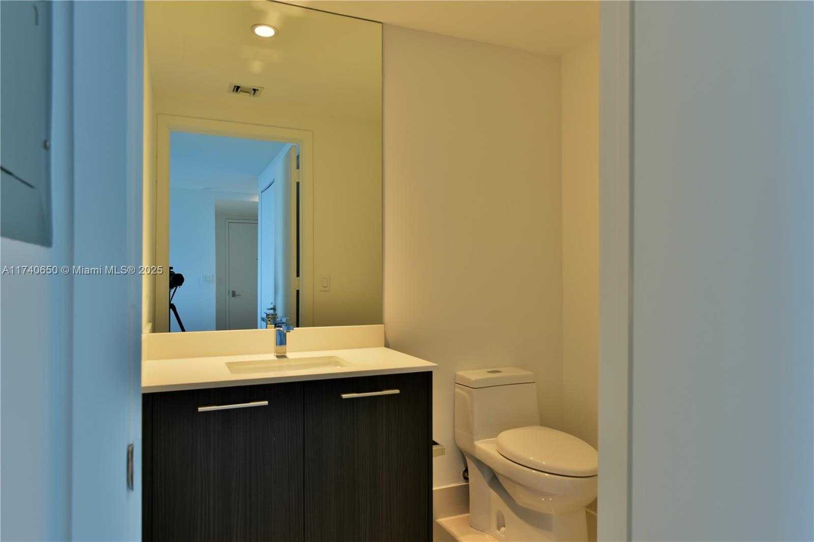 Small Image of 45 SOUTH WEST 9TH ST #2009, Miami Number 25