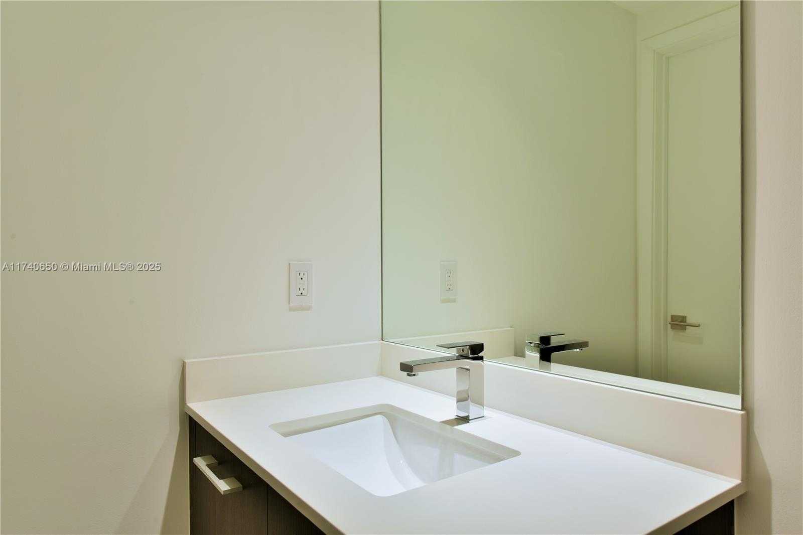 Small Image of 45 SOUTH WEST 9TH ST #2009, Miami Number 26