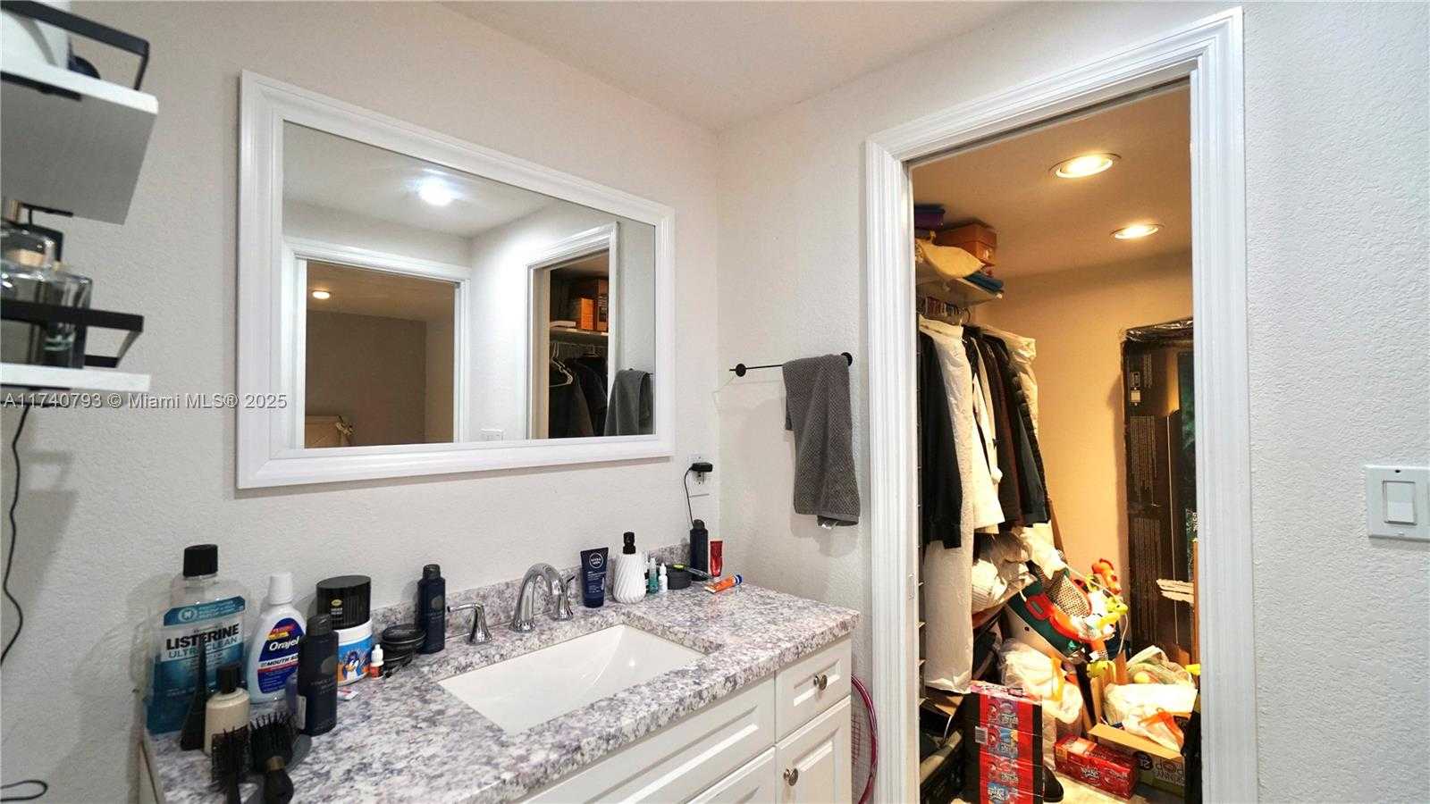 Small Image of 741 EAST COCO PLUM CIR #2, Plantation Number 16