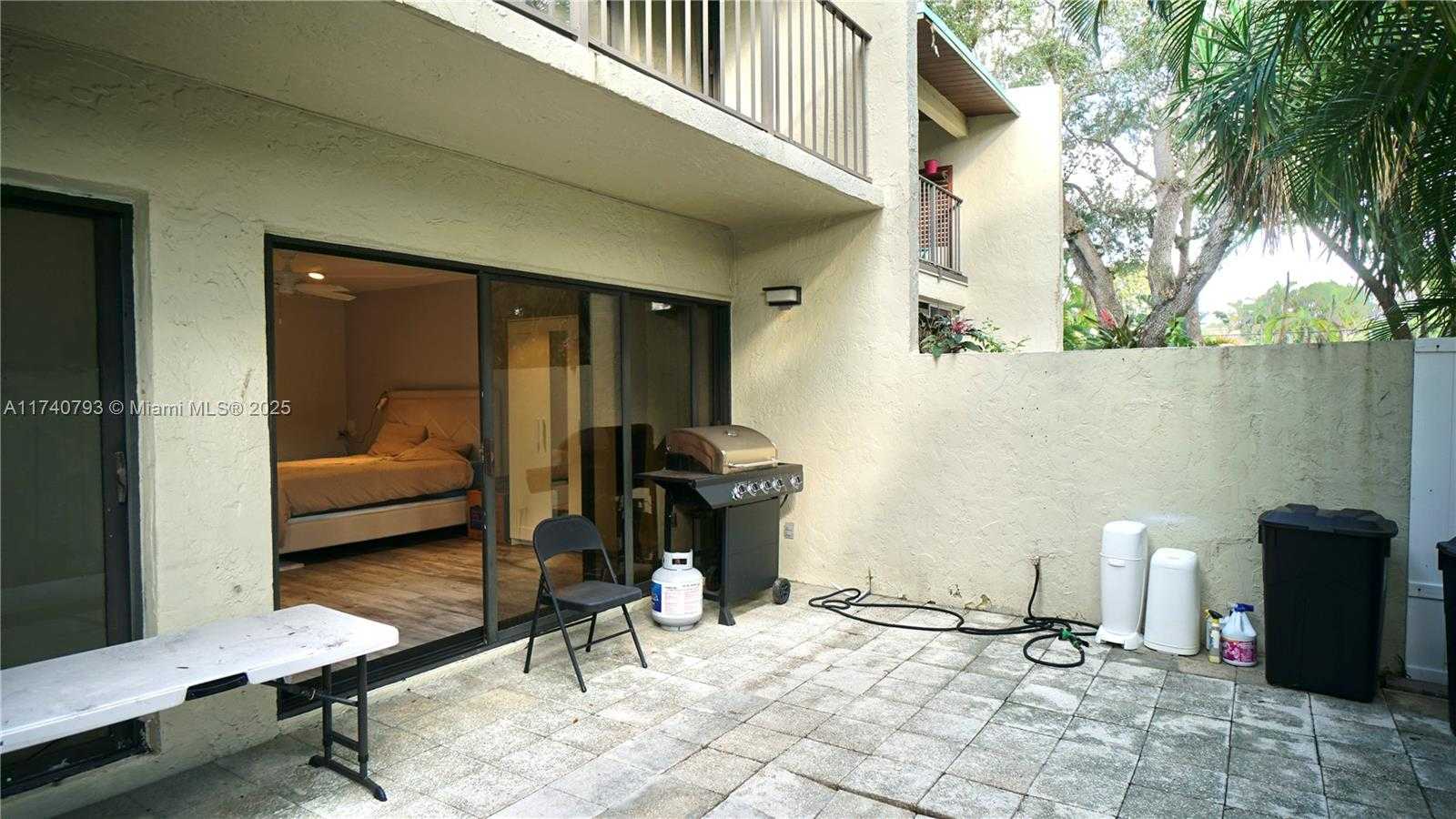 Small Image of 741 EAST COCO PLUM CIR #2, Plantation Number 19