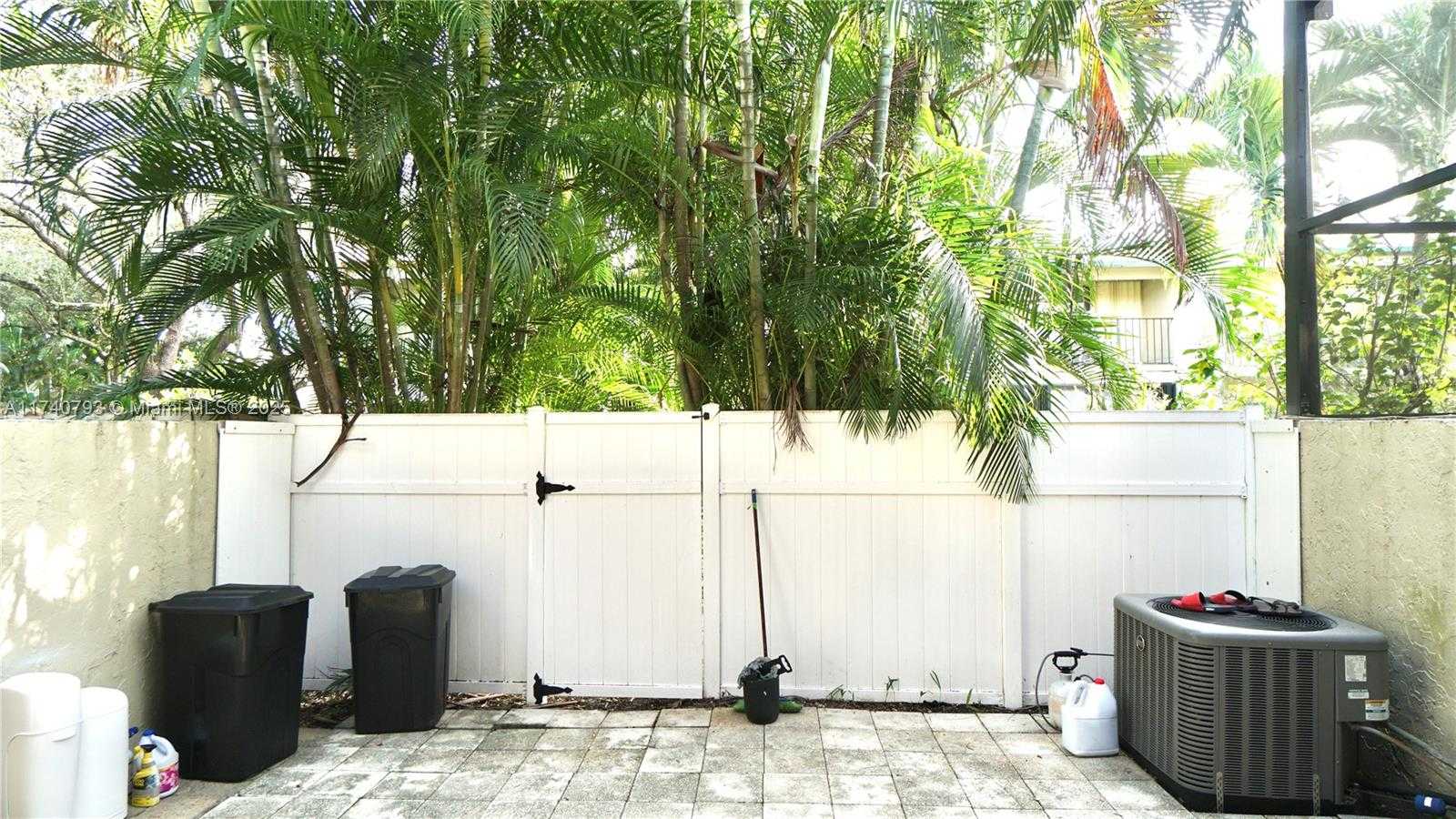 Small Image of 741 EAST COCO PLUM CIR #2, Plantation Number 20