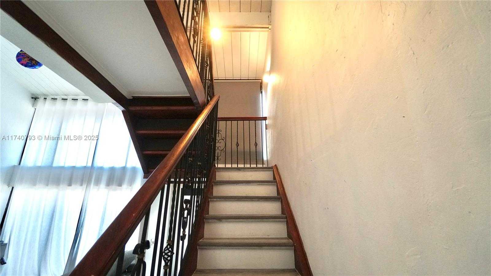 Small Image of 741 EAST COCO PLUM CIR #2, Plantation Number 24