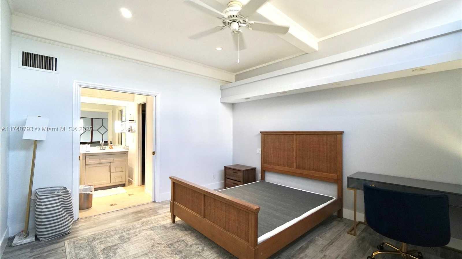 Small Image of 741 EAST COCO PLUM CIR #2, Plantation Number 27