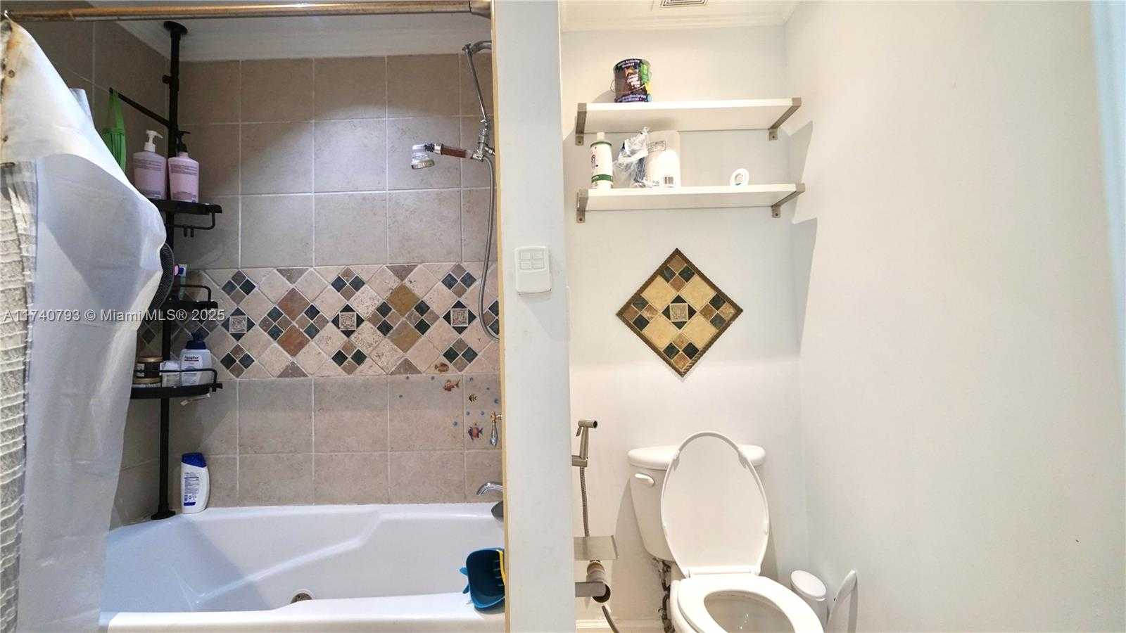 Small Image of 741 EAST COCO PLUM CIR #2, Plantation Number 32