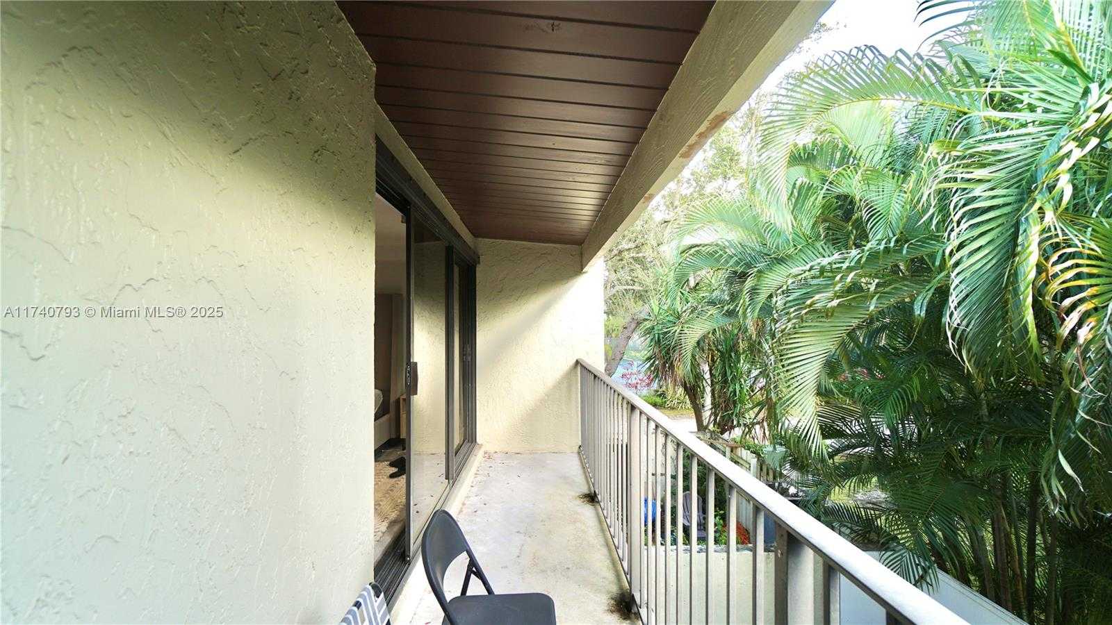Small Image of 741 EAST COCO PLUM CIR #2, Plantation Number 40