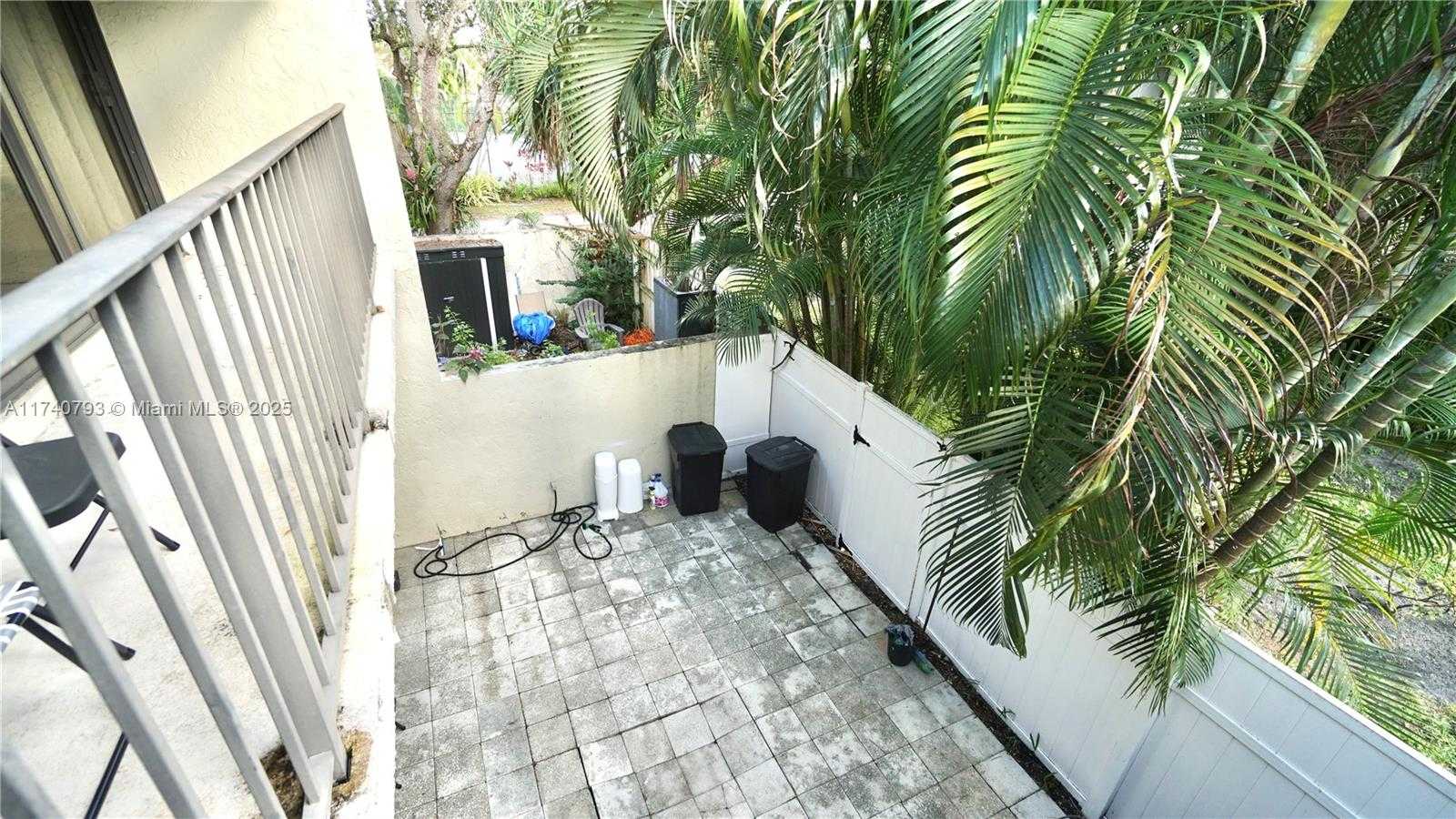 Small Image of 741 EAST COCO PLUM CIR #2, Plantation Number 41