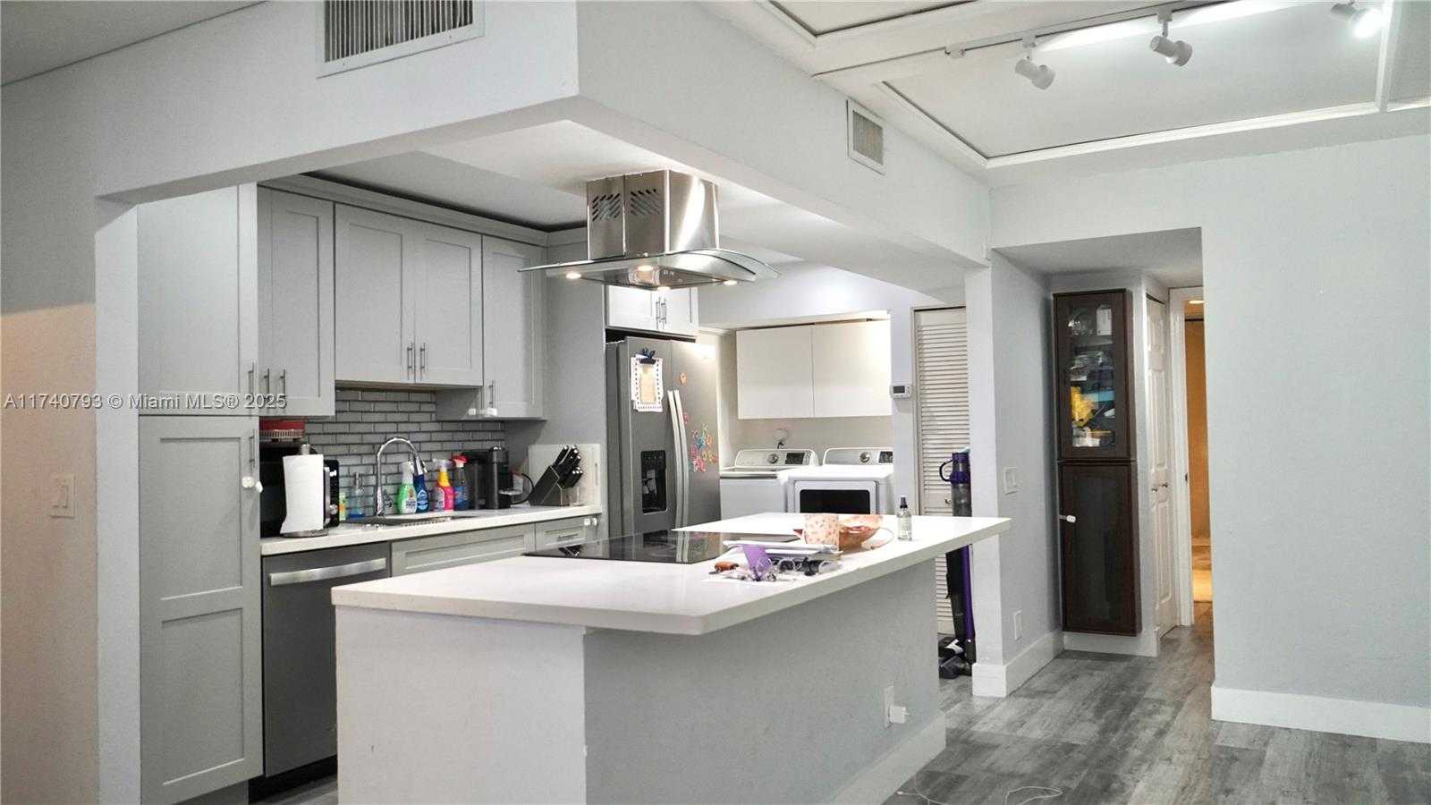 Small Image of 741 EAST COCO PLUM CIR #2, Plantation Number 46