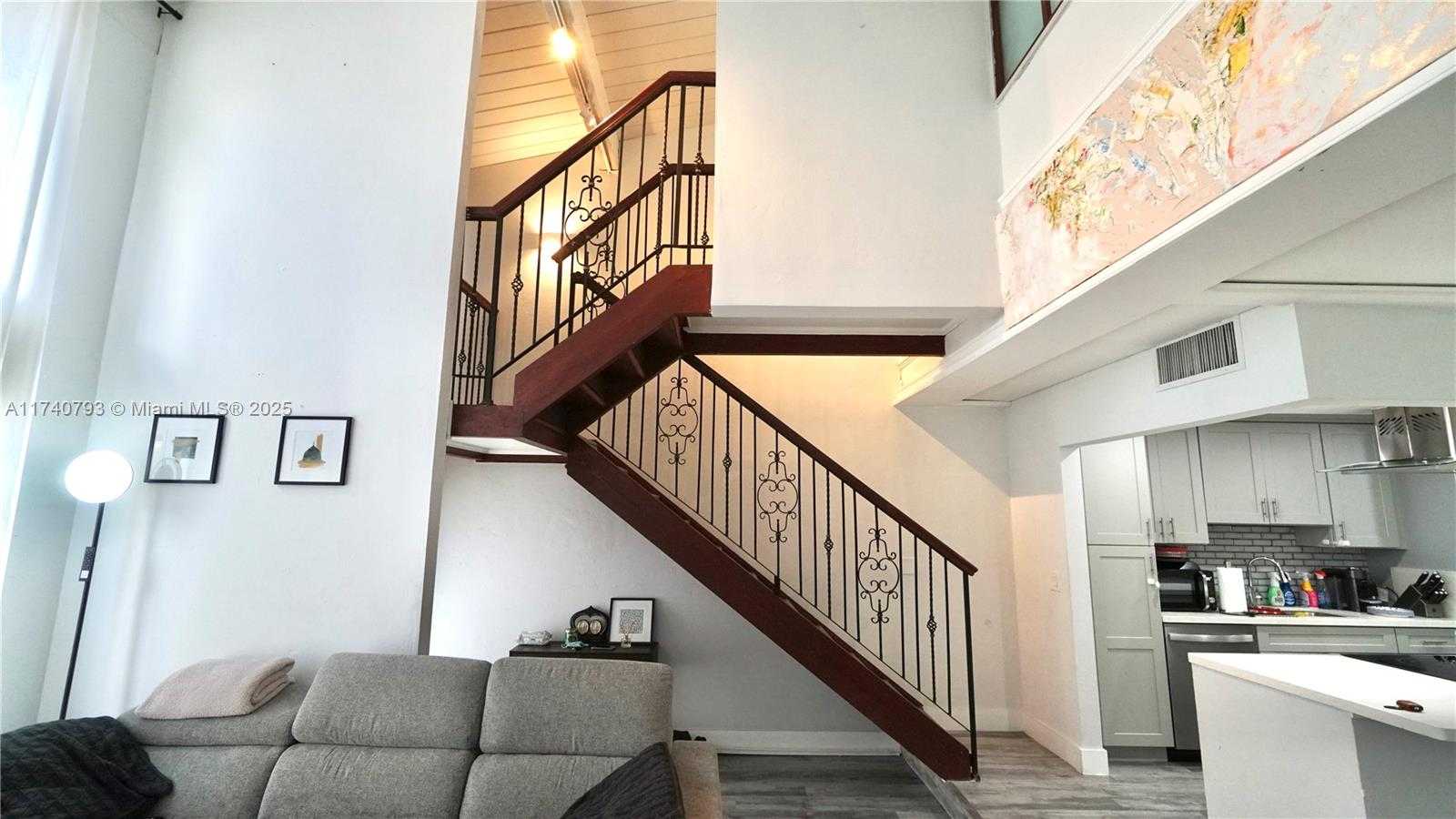 Small Image of 741 EAST COCO PLUM CIR #2, Plantation Number 5