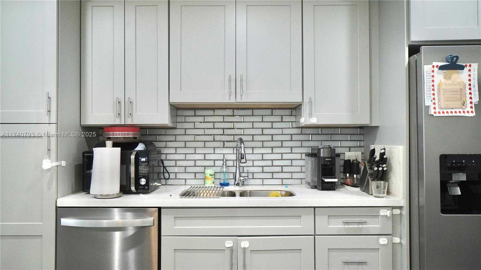 Small Image of 741 EAST COCO PLUM CIR #2, Plantation Number 50