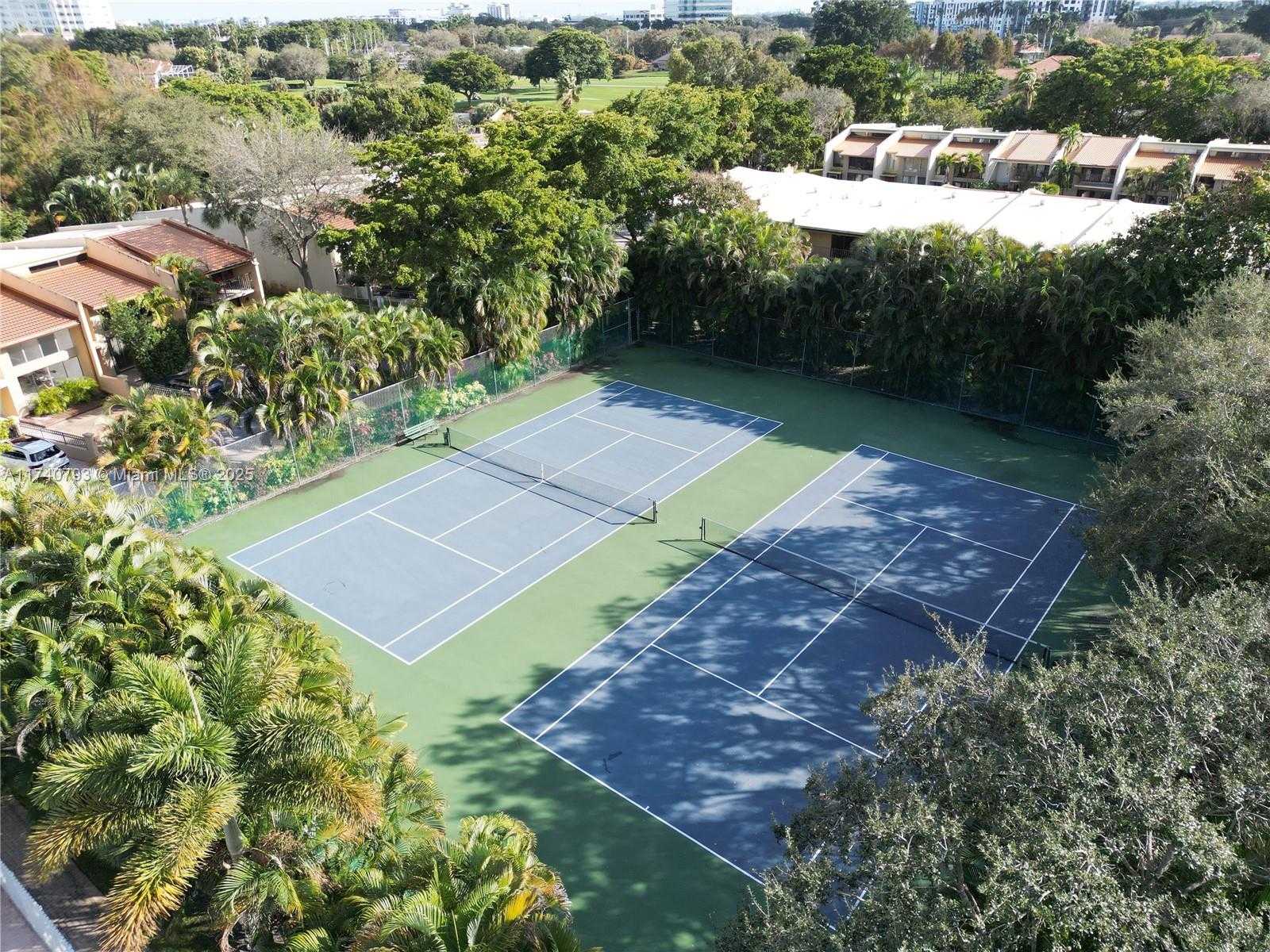 Small Image of 741 EAST COCO PLUM CIR #2, Plantation Number 60