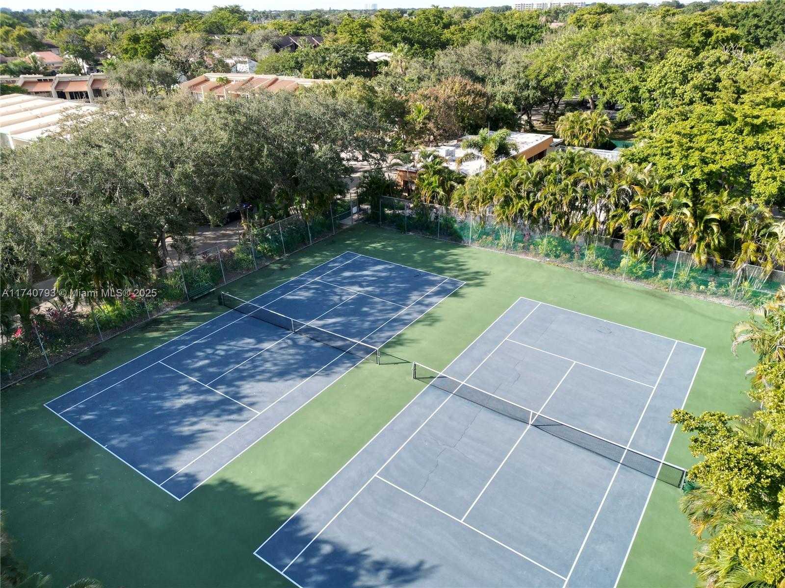 Small Image of 741 EAST COCO PLUM CIR #2, Plantation Number 61