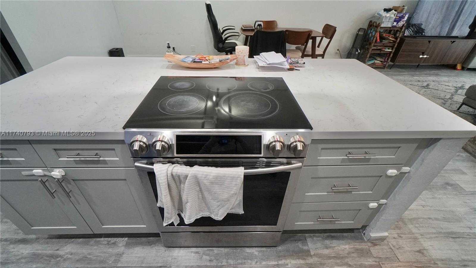 Small Image of 741 EAST COCO PLUM CIR #2, Plantation Number 8