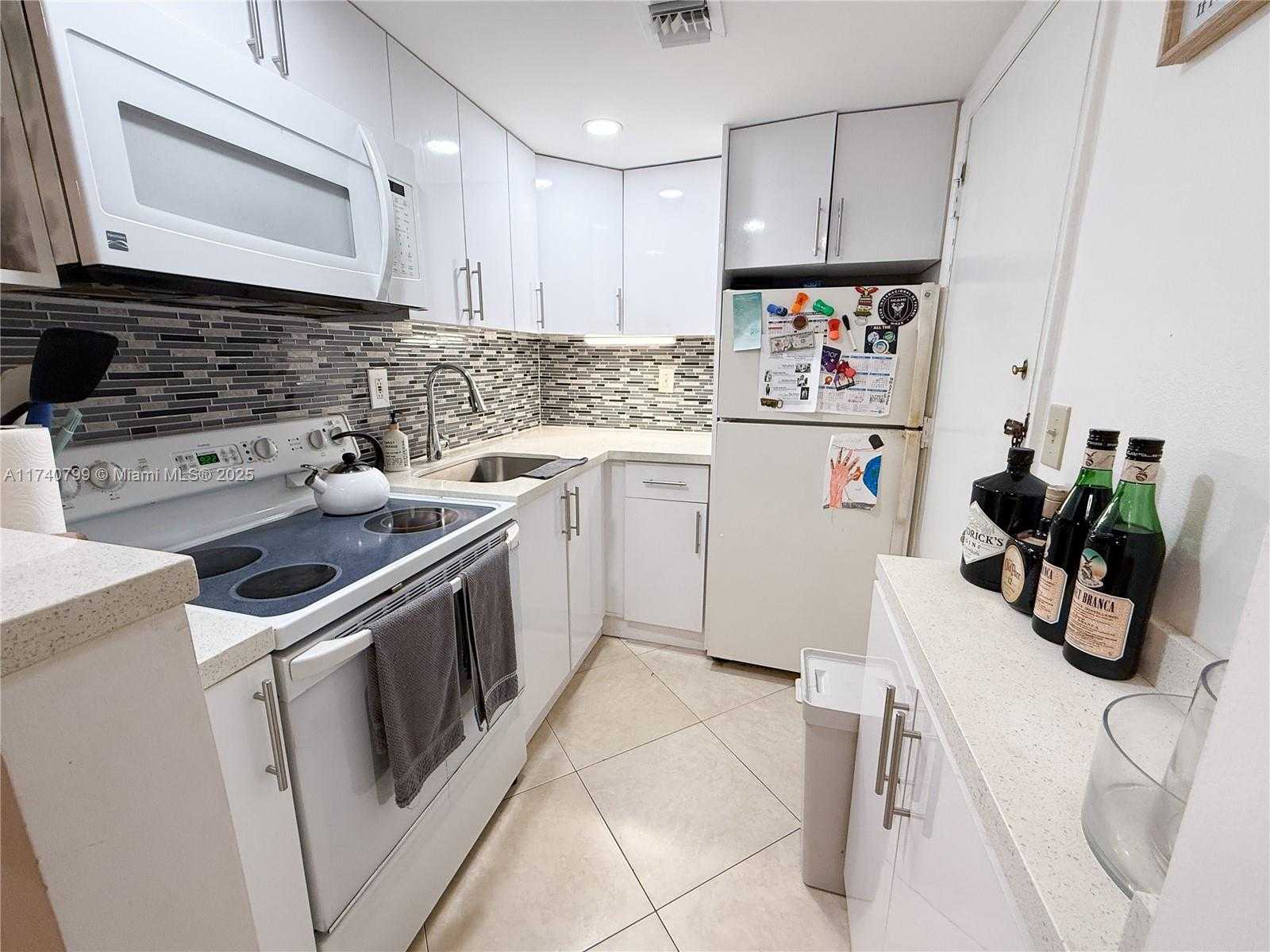 Small Image of 3550 NORTH WEST 8TH AVE #513, Pompano Beach Number 4