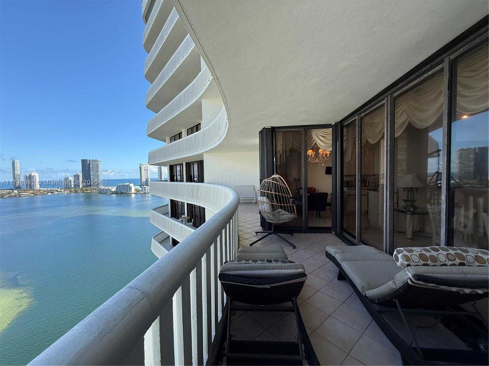 Small Image of 3000 ISLAND BL #2504, Aventura Number 14