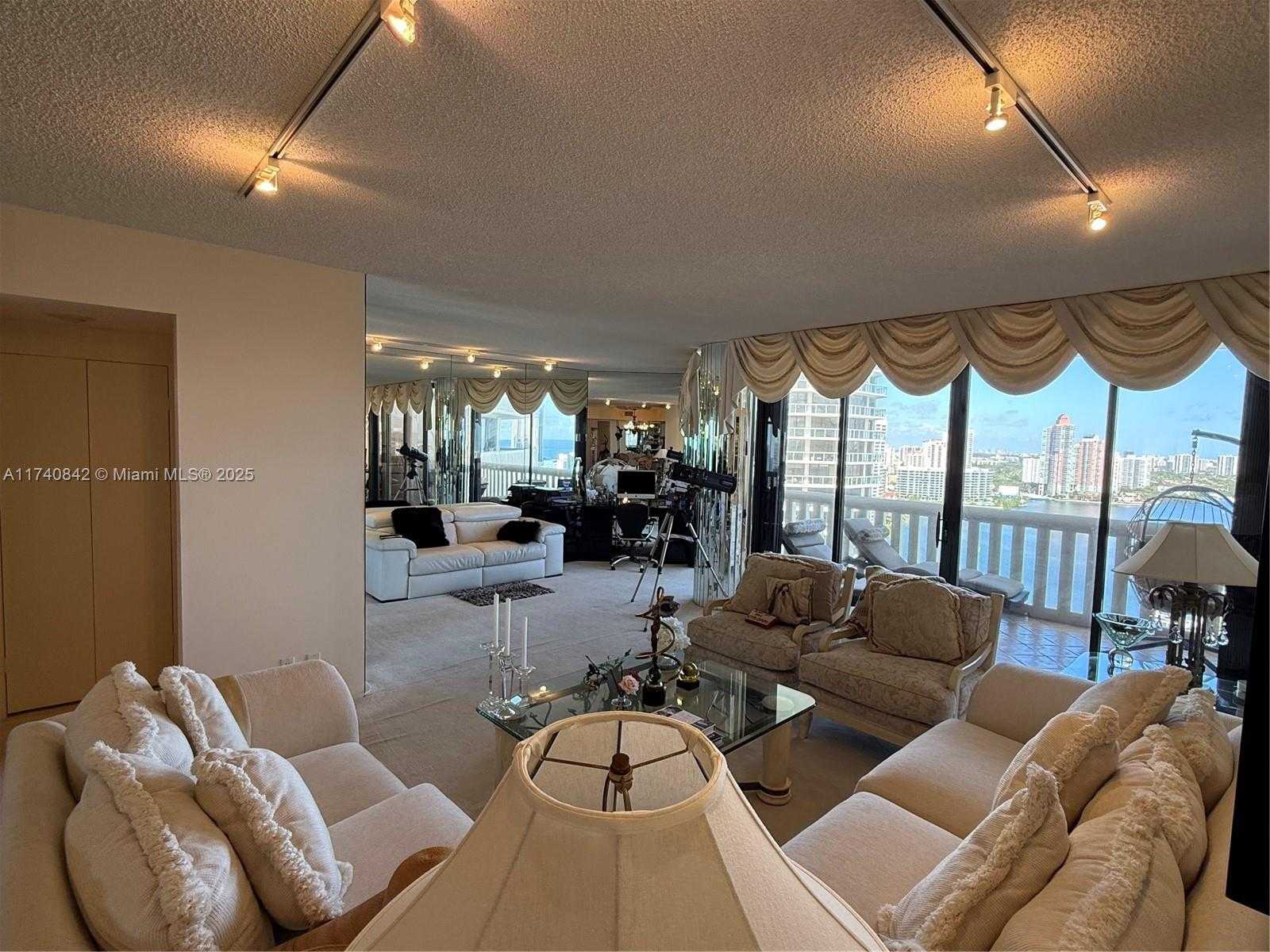 Small Image of 3000 ISLAND BL #2504, Aventura Number 8