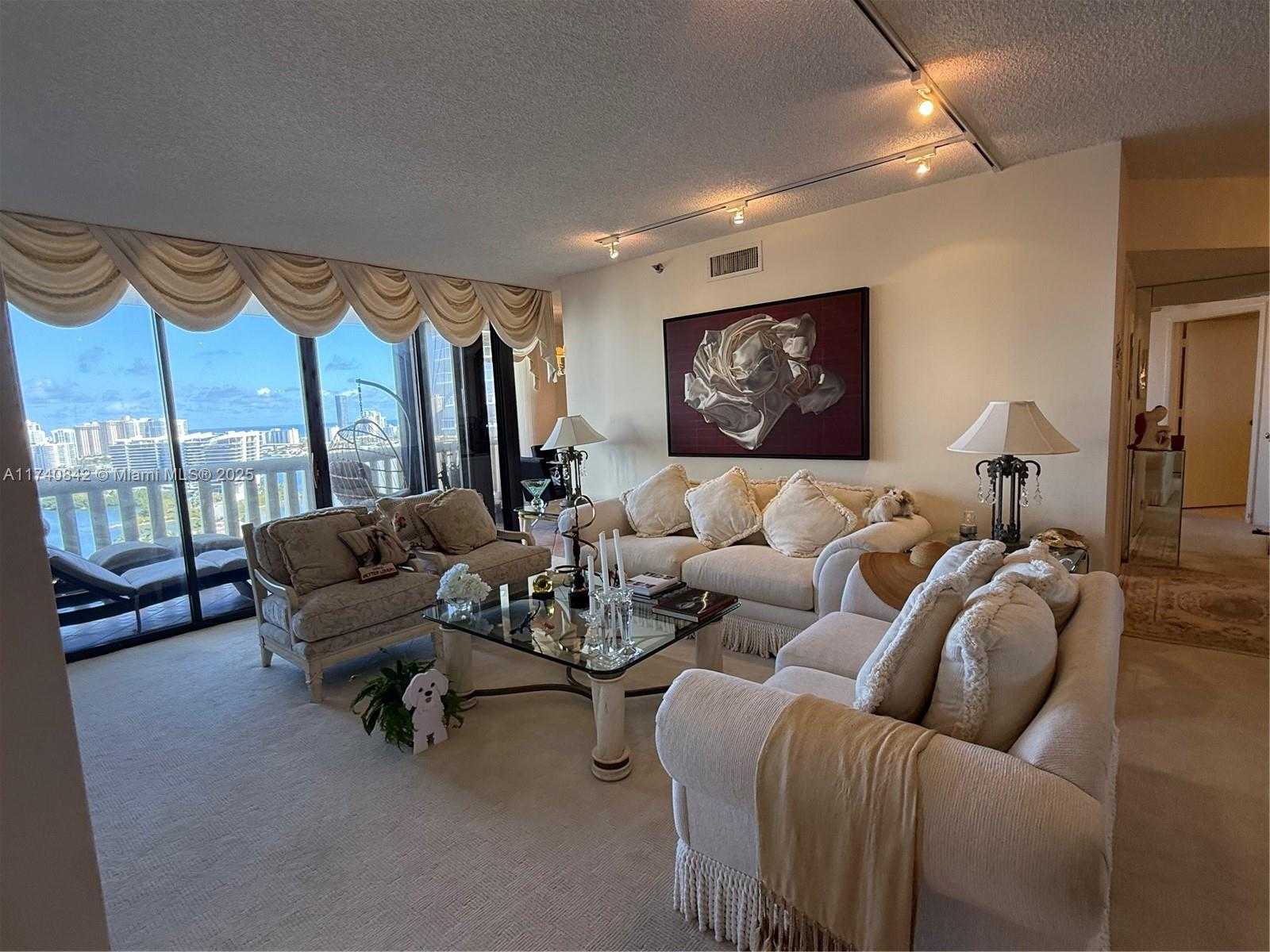 Small Image of 3000 ISLAND BL #2504, Aventura Number 9