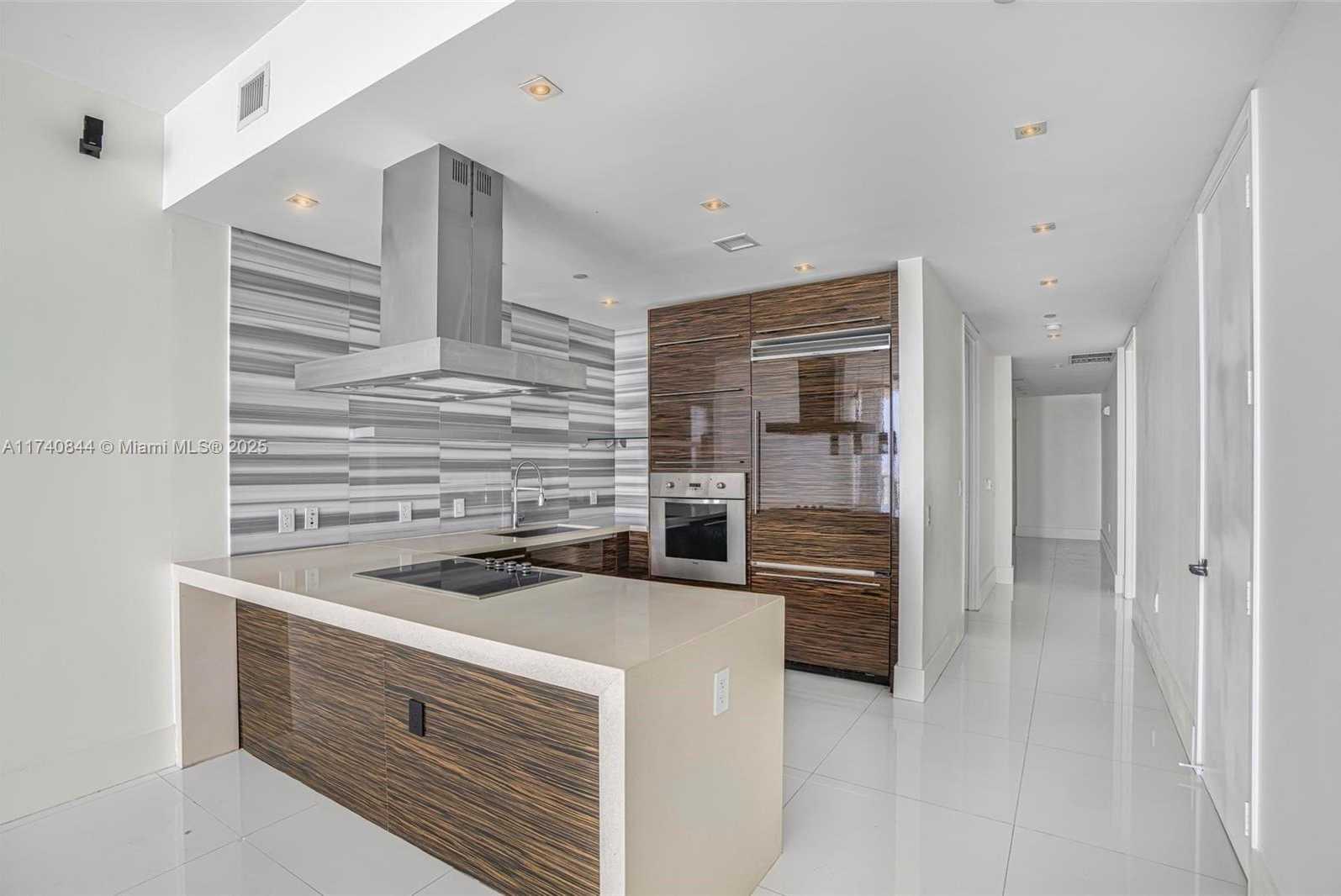 Small Image of 1100 BISCAYNE BLVD #4404, Miami Number 13