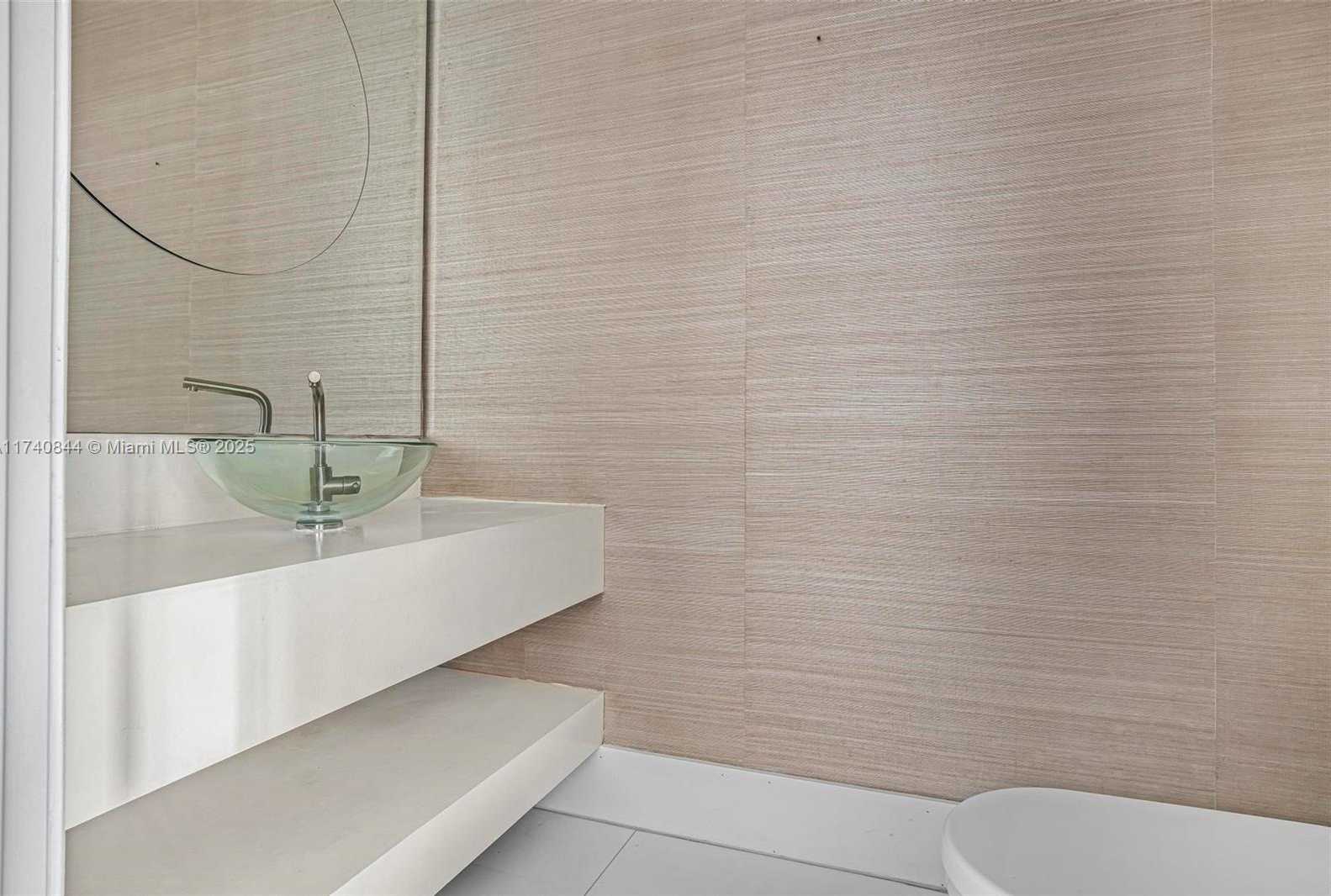 Small Image of 1100 BISCAYNE BLVD #4404, Miami Number 15