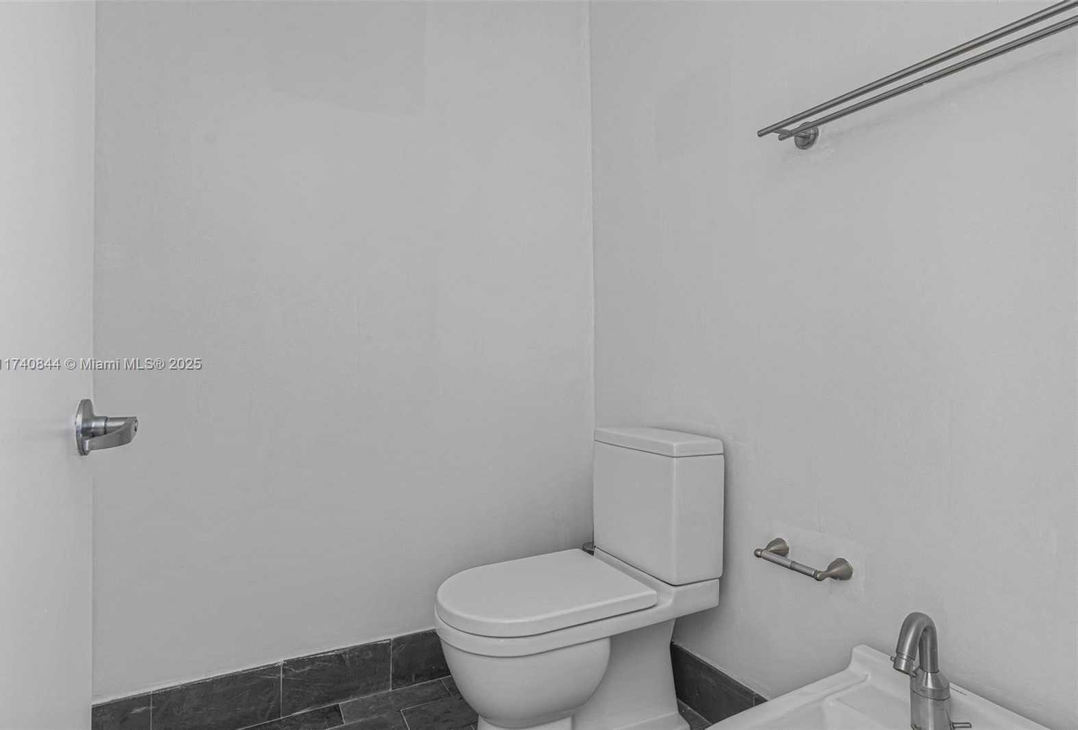 Small Image of 1100 BISCAYNE BLVD #4404, Miami Number 22
