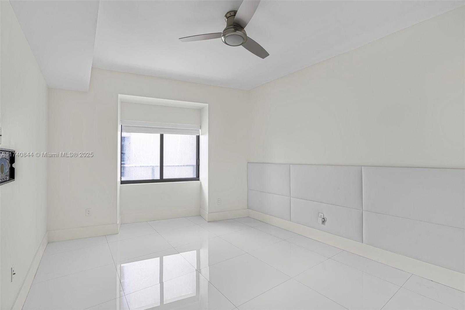 Small Image of 1100 BISCAYNE BLVD #4404, Miami Number 24