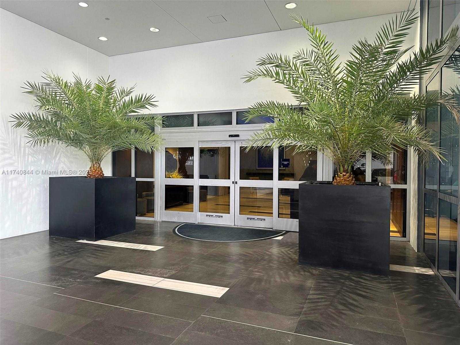 Small Image of 1100 BISCAYNE BLVD #4404, Miami Number 5