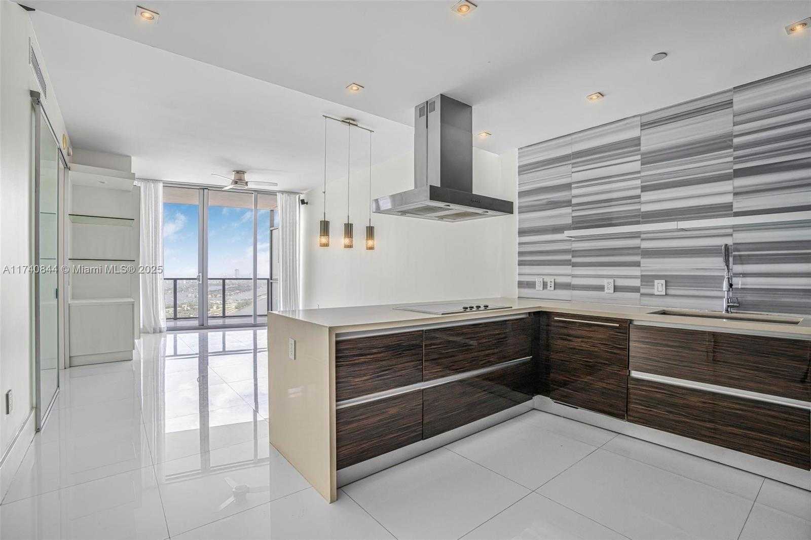 Small Image of 1100 BISCAYNE BLVD #4404, Miami Number 8