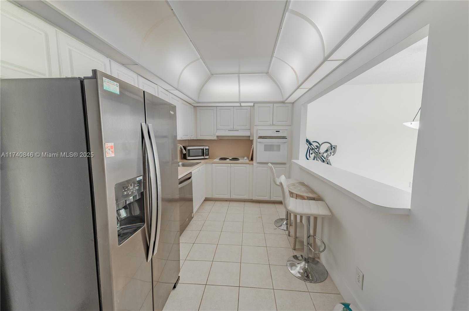 Small Image of 19380 COLLINS AVE #1419, Sunny Isles Beach Number 3