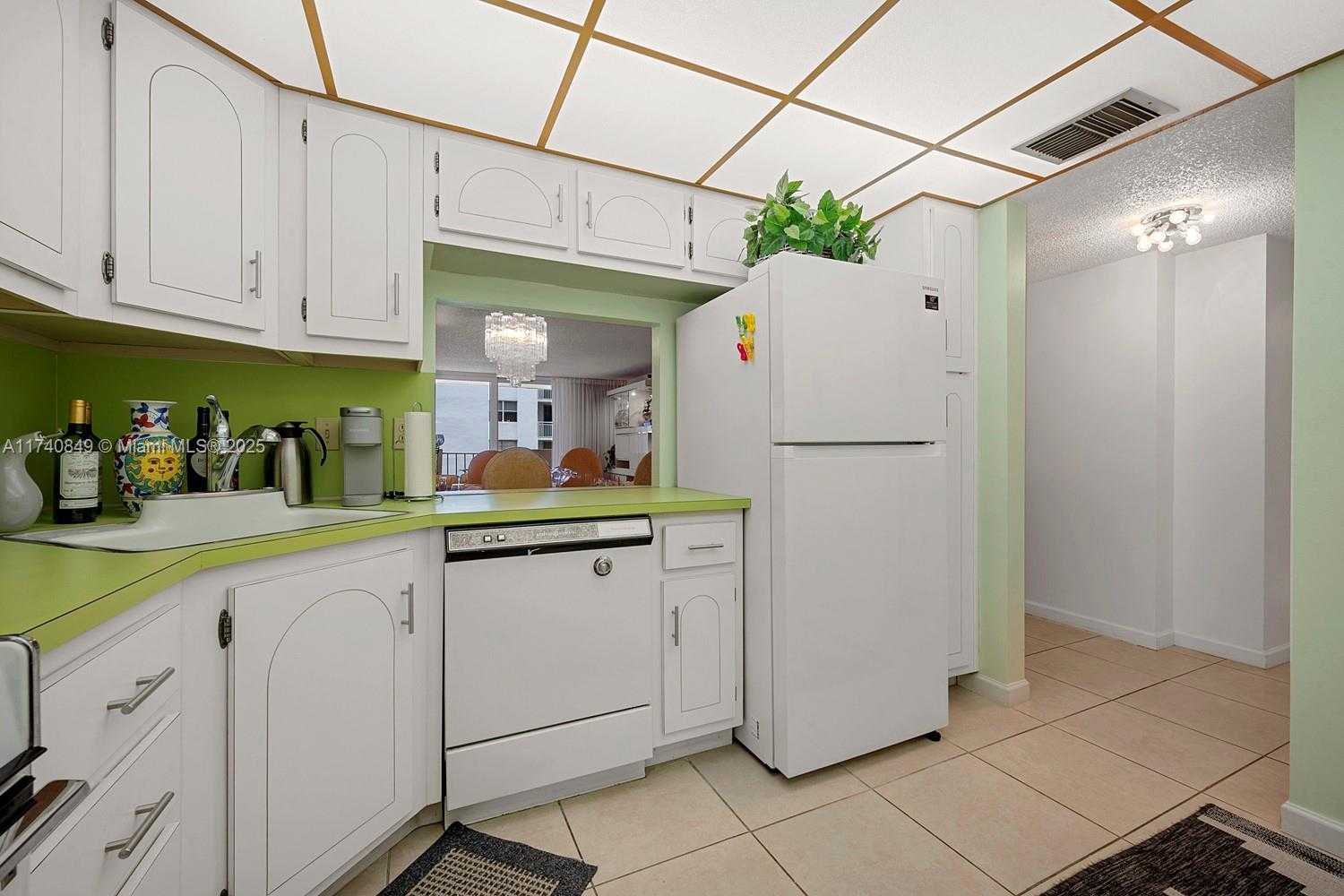 Small Image of 1865 SOUTH OCEAN DR #4D, Hallandale Beach Number 10