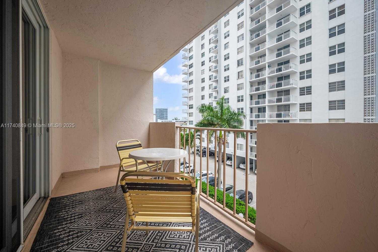 Small Image of 1865 SOUTH OCEAN DR #4D, Hallandale Beach Number 17
