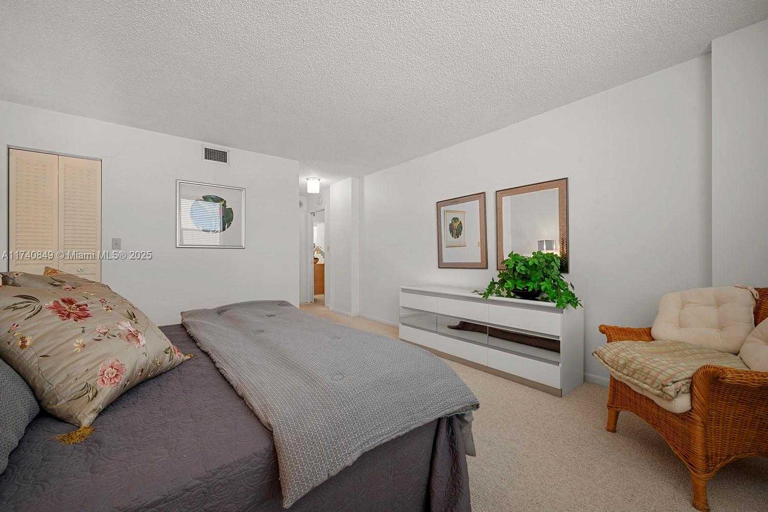 Small Image of 1865 SOUTH OCEAN DR #4D, Hallandale Beach Number 8
