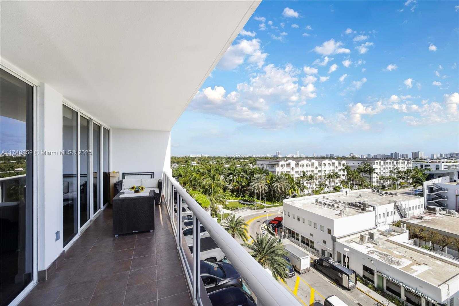 Small Image of 1900 SUNSET HARBOUR DR #811, Miami Beach Number 17