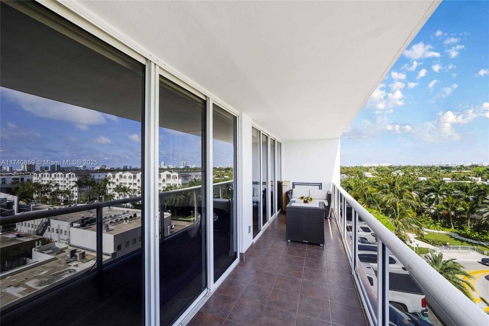 Small Image of 1900 SUNSET HARBOUR DR #811, Miami Beach Number 18