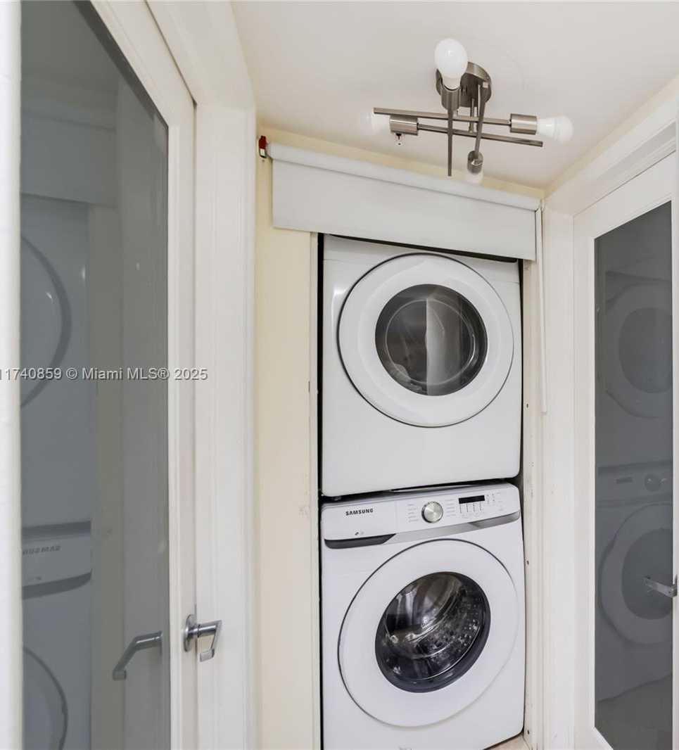 Small Image of 1900 SUNSET HARBOUR DR #811, Miami Beach Number 28