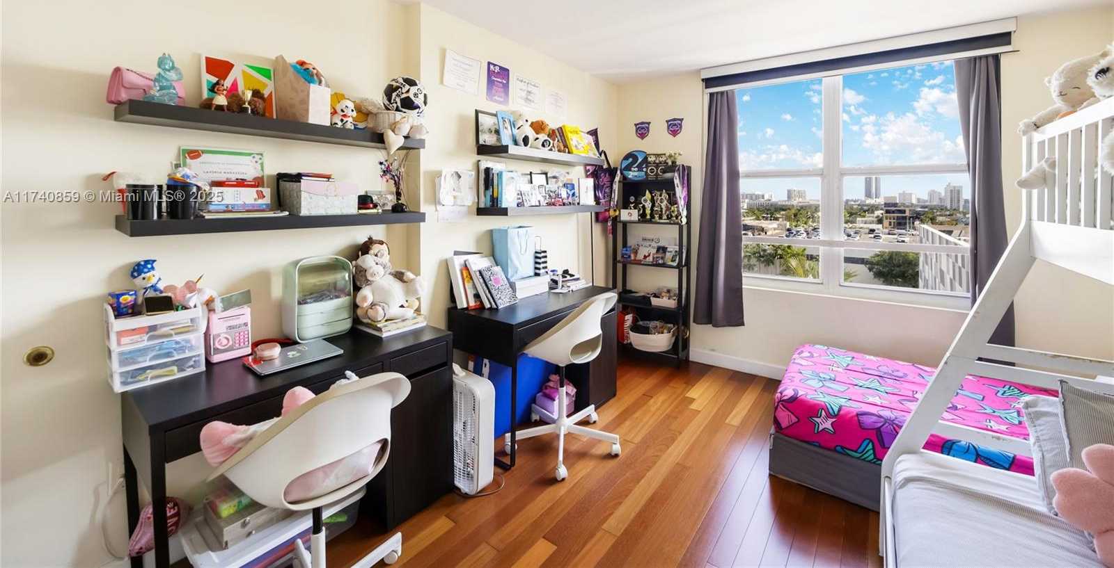 Small Image of 1900 SUNSET HARBOUR DR #811, Miami Beach Number 30