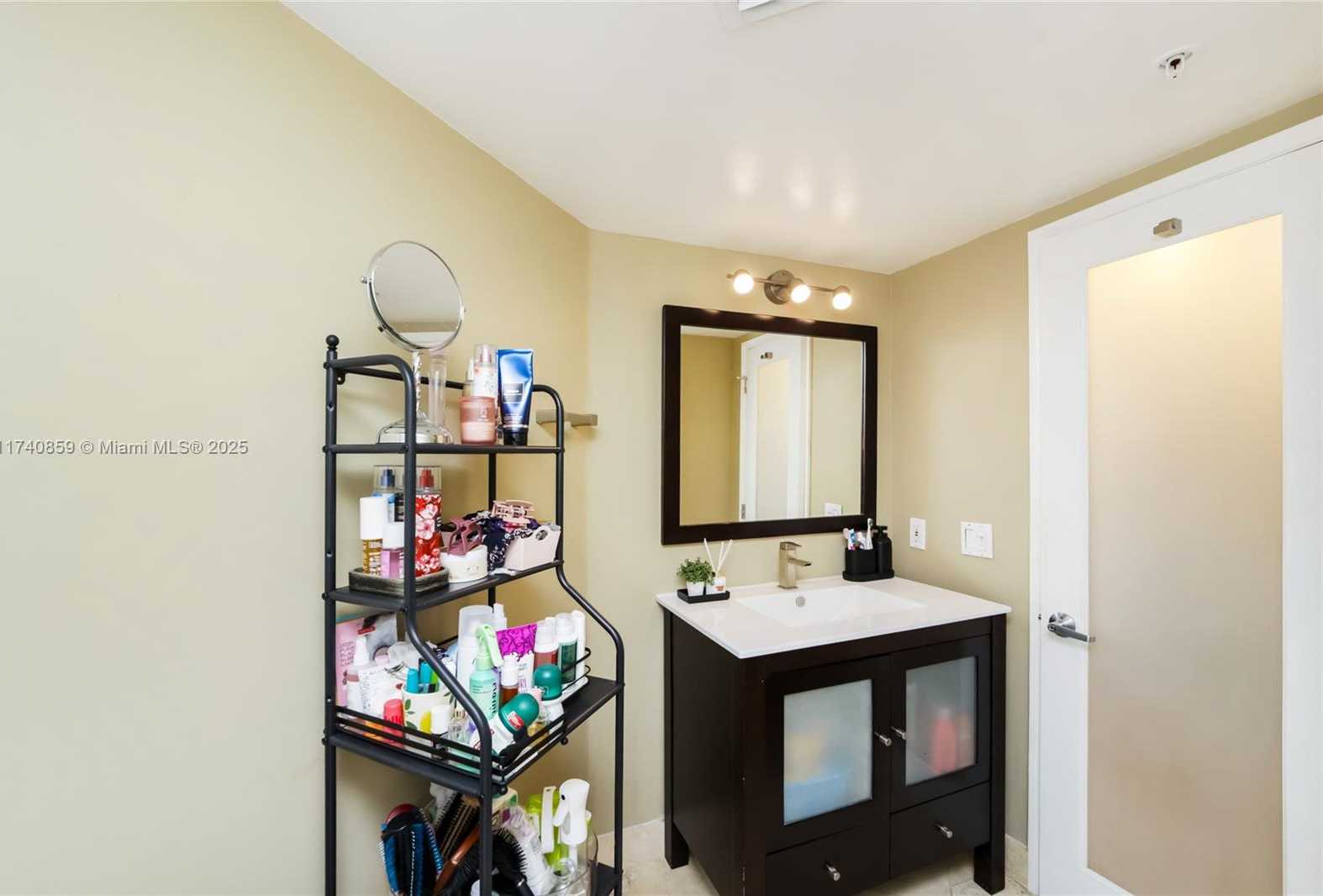 Small Image of 1900 SUNSET HARBOUR DR #811, Miami Beach Number 35