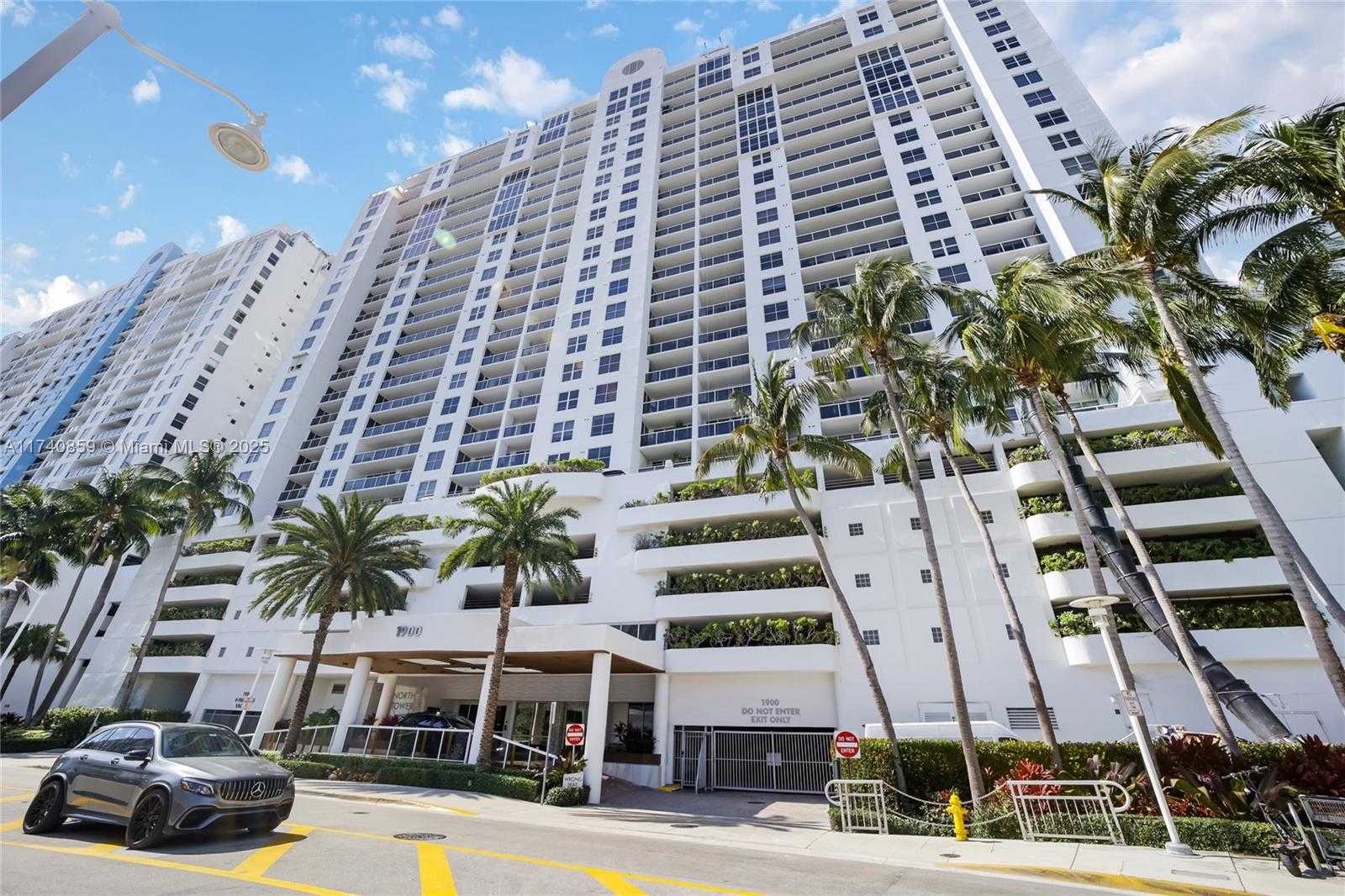 Small Image of 1900 SUNSET HARBOUR DR #811, Miami Beach Number 39