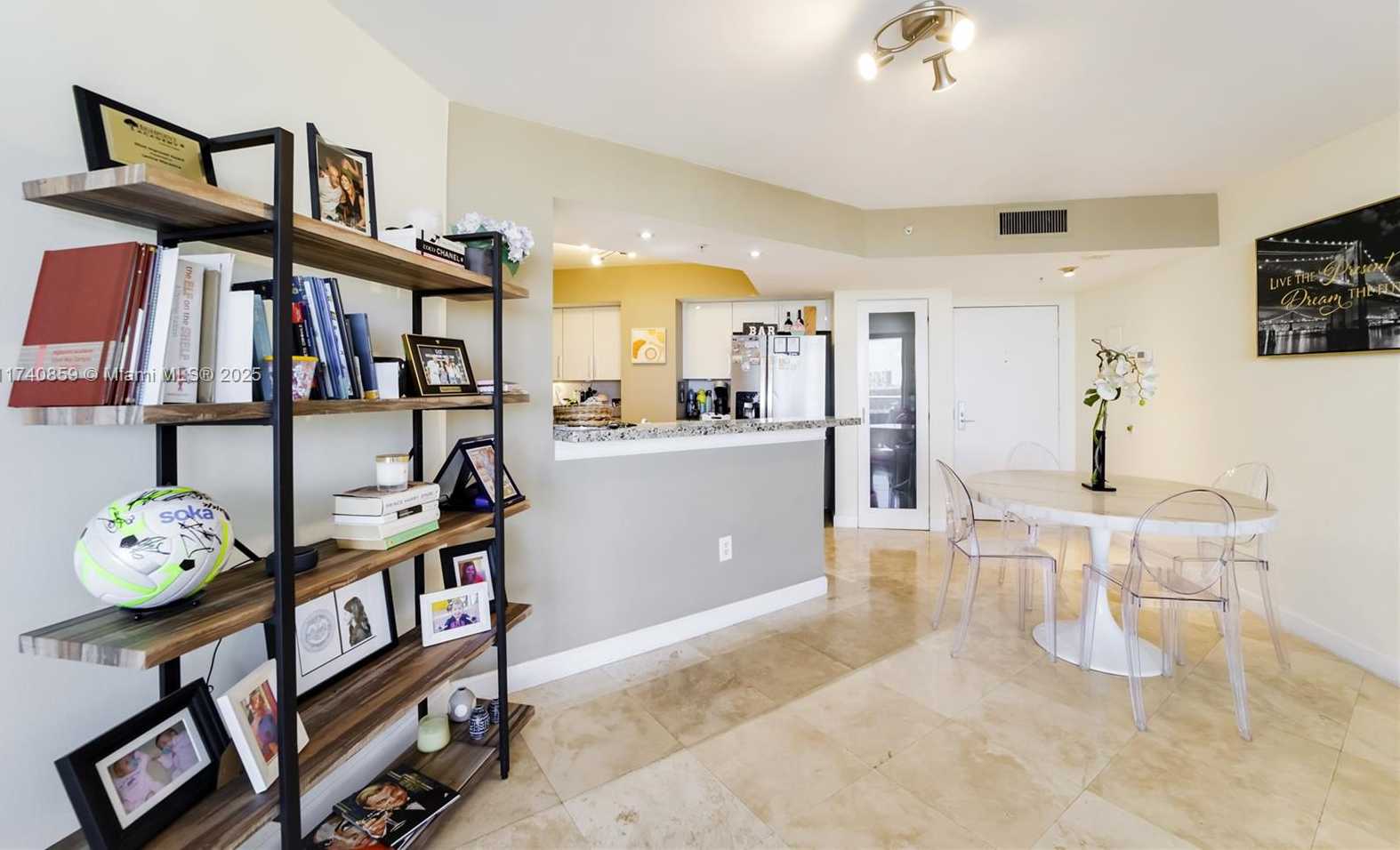 Small Image of 1900 SUNSET HARBOUR DR #811, Miami Beach Number 6