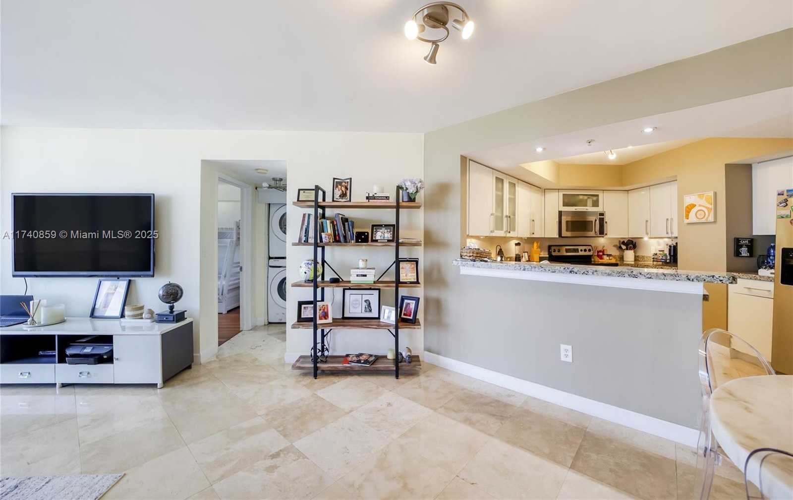 Small Image of 1900 SUNSET HARBOUR DR #811, Miami Beach Number 8