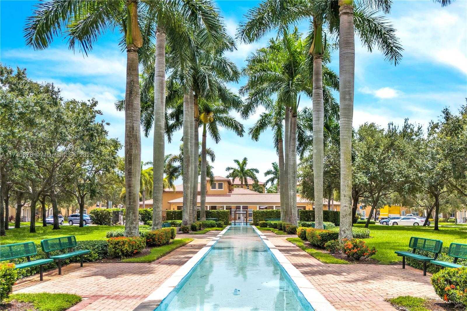 Small Image of 1413 SOUTH WEST 147TH TER, Pembroke Pines Number 4