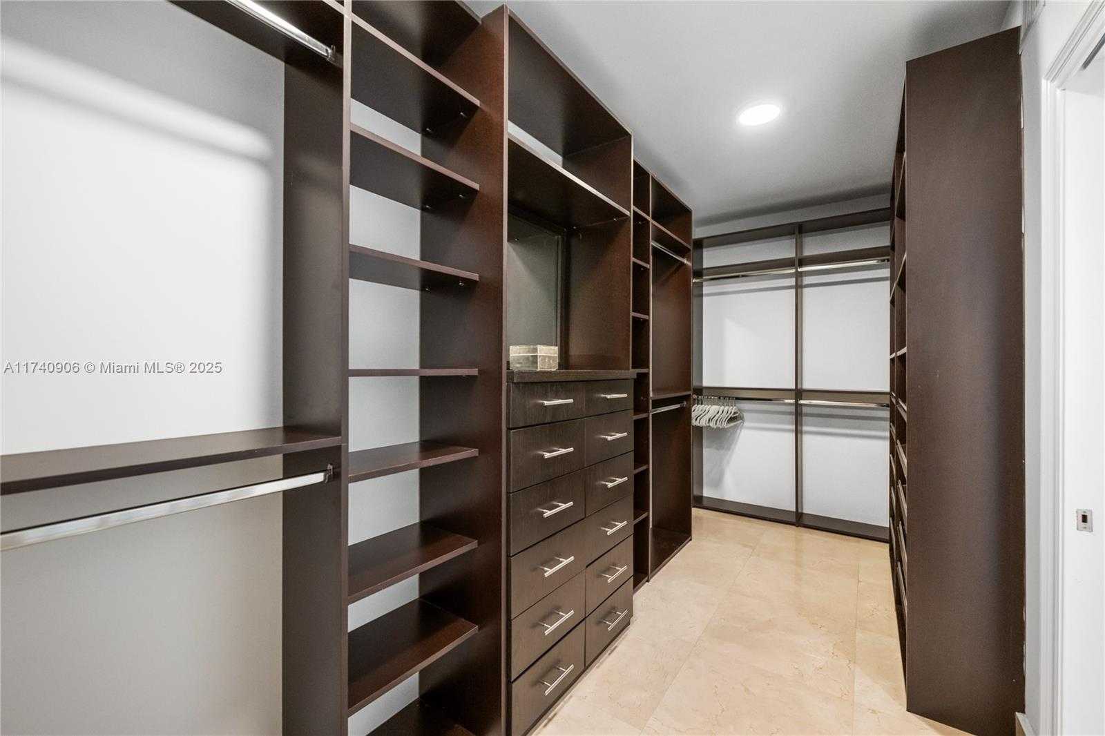 Small Image of 3201 NORTH EAST 183RD ST #2906, Aventura Number 32