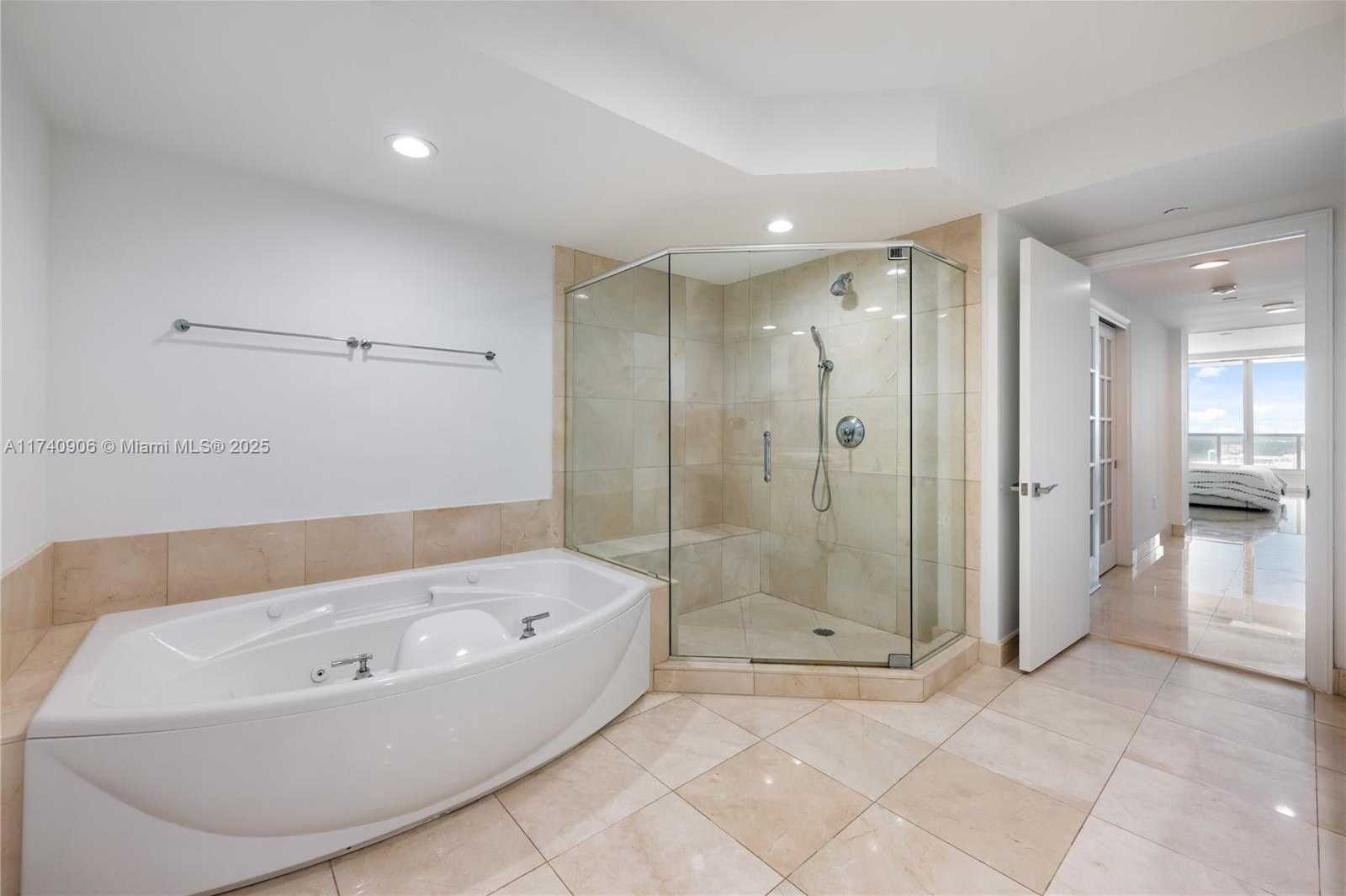 Small Image of 3201 NORTH EAST 183RD ST #2906, Aventura Number 34